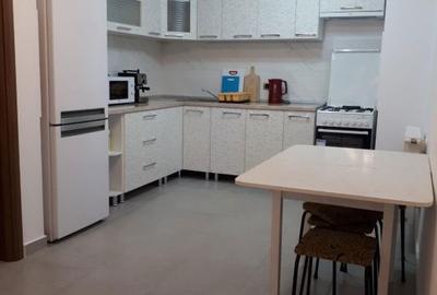 Apartament cu 3 camere, mobilat în Tractorul - 2