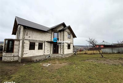 Casă cu 4 camere cu Teren 1000 Mp în Bogonos - 5