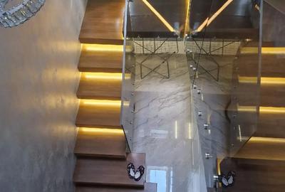 Casă cu Teren 500 Mp în Central - 10