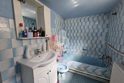 Casă  4 camere cu 2 intrări, garaj și teren 1751mp– Cobadin - 9