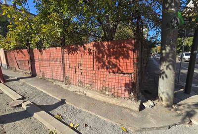 Teren de 242 mp, în Apărătorii Patriei - 2