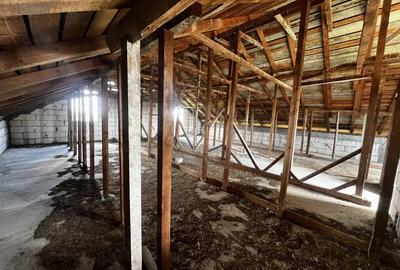 De vanzare Casa mansardata cu teren . Strejestii de Sus, OLT - 4