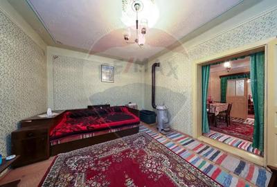 Casa spatioasa cu anexe si gradina in localitatea Ungra/Brasov - 13