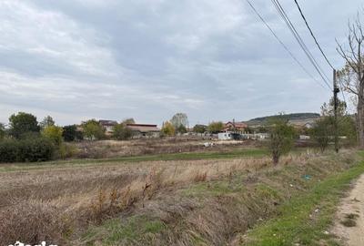 Teren de 8665 mp, în Central - 1