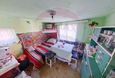 Casă cu 5 camere cu Teren 583 Mp în Sud - 1