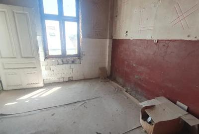 Apartament cu 5 camere semidecomandat în Central - 2