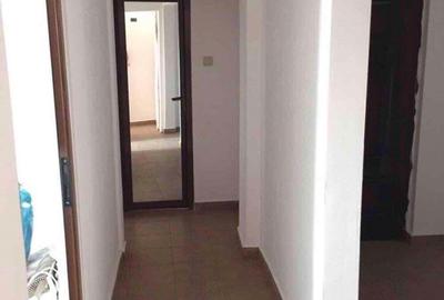 Apartament cu 4 camere decomandat în Murfatlar - 2