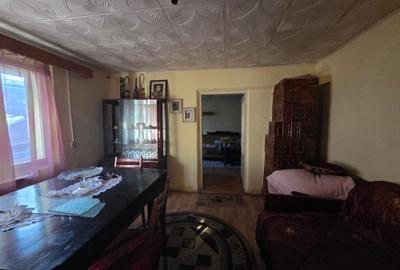 Casă cu 5 camere cu Canalizare în Adjud - 16