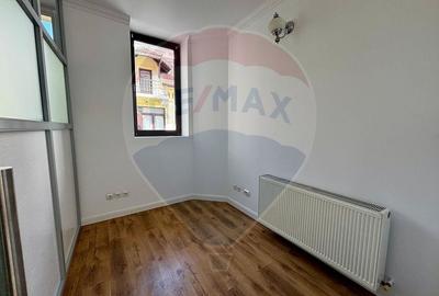 Birou, de 118 mp, în Dacia - 7