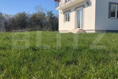 Casă cu 4 camere cu Canalizare în Sânpetru
