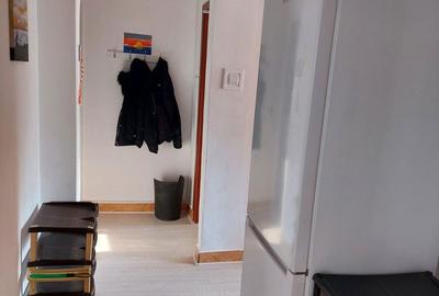 Apartament cu 3 camere semidecomandat în Micro 4 - 6