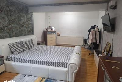 Casă cu 4 camere în Ștefăneștii de Jos