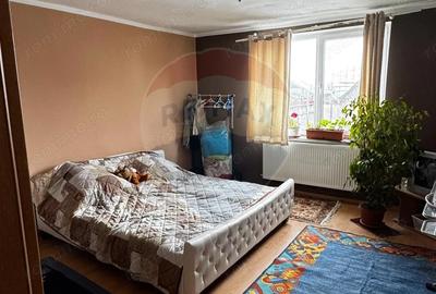 Casă cu Teren 730 Mp în Dârlos - 2