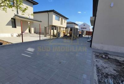 Casă individuală cu 3 camere cu Canalizare în Central - 38