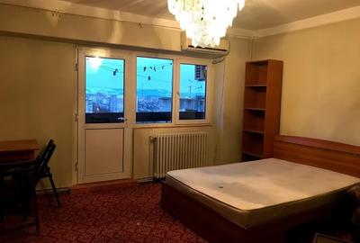 Garsonieră decomandată, mobilată în Gară