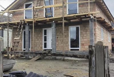 Casă cu Teren 560 Mp în Vânători - 1