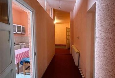 Casă individuală cu 6 camere cu Teren 606 Mp în Central - 2