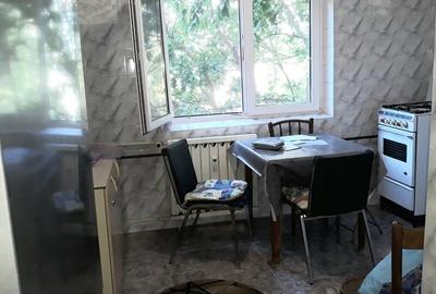 Garsonieră decomandată, mobilată în Sud - 12