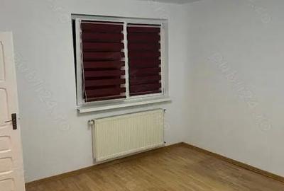 Casă cu 4 camere cu Teren 170 Mp în Central - 1