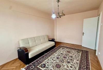 Apartament cu 3 camere decomandat în Podu Roș - 2