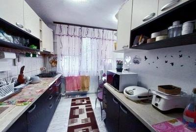 De vanzare apartament 4 camere stradal, zona Alexandriei-Antiaeriana - 1