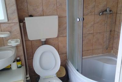 Garsonieră decomandată în Bucium - 4