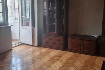 Apartament cu 2 camere decomandat în Căzănești (Râmnicu Vâlcea)