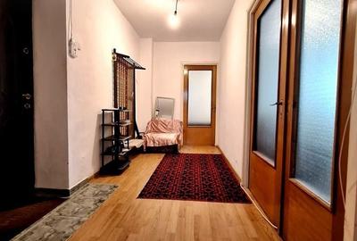 Apartament cu 2 camere decomandat în 9 Mai