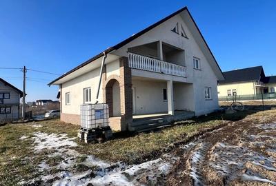 Casă cu 4 camere în Iaslovăț