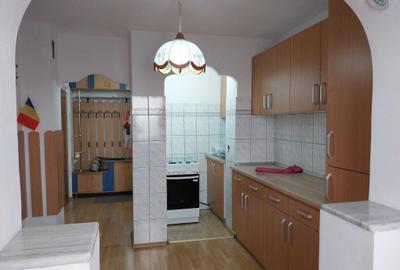 Apartament cu 3 camere decomandat în Nufărul - 4
