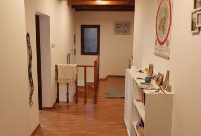 Casă cu 5 camere cu Teren 1000 Mp în Aninoasa - 12