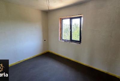 Casă cu 5 camere cu Teren 200 Mp în Malu Mare - 12