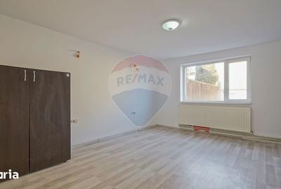 Casă cu 9 camere cu Teren 340 Mp în Florilor - 3