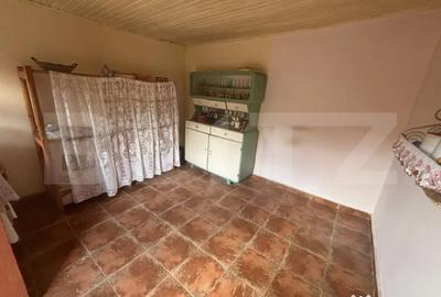 Casă cu 4 camere cu Teren 1425 Mp în Central