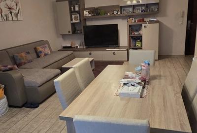 Apartament cu 3 camere decomandat în Lazaret - 2