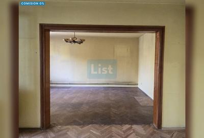 Apartament cu 4 camere decomandat în Punctele Cardinale