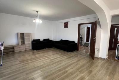 Casă cu 3 camere cu Teren 277 Mp în Cetate