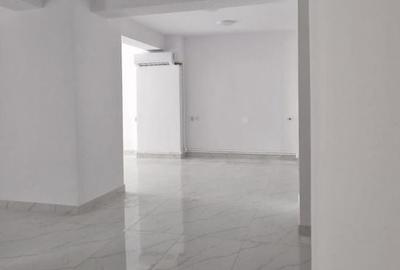 Spațiu comercial, de 105 mp, în Central