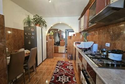 Apartament cu 3 camere decomandat în Central - 2