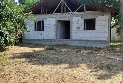 Casă cu Teren 900 Mp în Albești-Paleologu