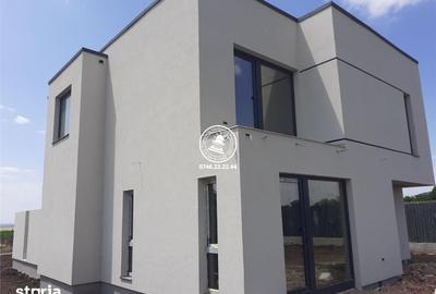 Casă cu 4 camere cu Teren 570 Mp în Rediu