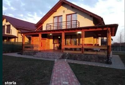 Casă cu 4 camere în Păulești