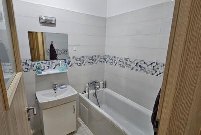 Apartament cu 2 camere decomandat în Exterior Vest