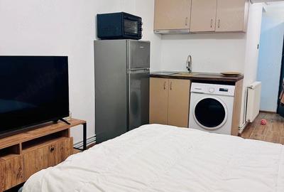 Garsonieră decomandată în Central