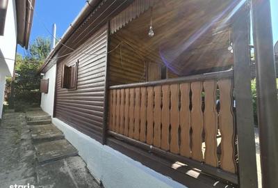Casă cu 4 camere în Vălișoara