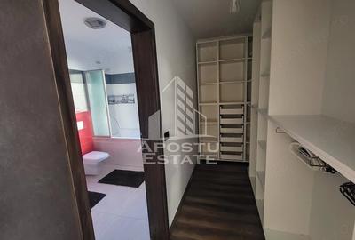 Casă cu 4 camere cu Teren 300 Mp în Dumbrăvița