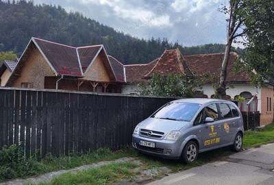 Casă cu 6 camere în Rucăr