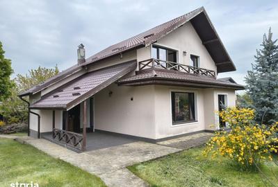 Casă cu 4 camere cu Teren 457 Mp în Central