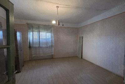 Casă cu 3 camere cu Teren 1470 Mp în Central - 4
