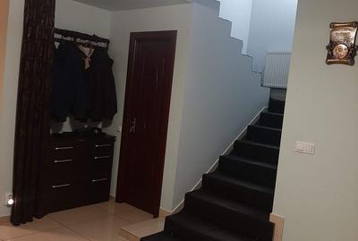 Casă cu 7 camere cu Teren 800 Mp în Dragomirești-Vale - 9